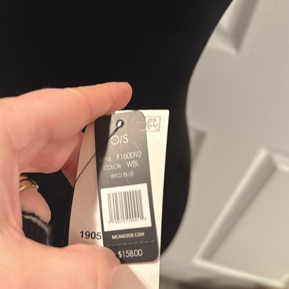 Gorgeous cape new with tags - Picture 5 of 5